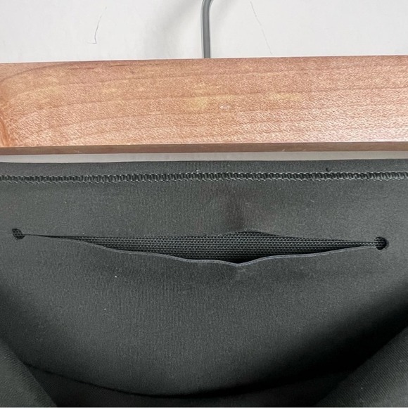 Lululemon In Movement 7/8 Tight *Everlux 25"
Dark Olive (First Release) 2 - Picture 9 of 9